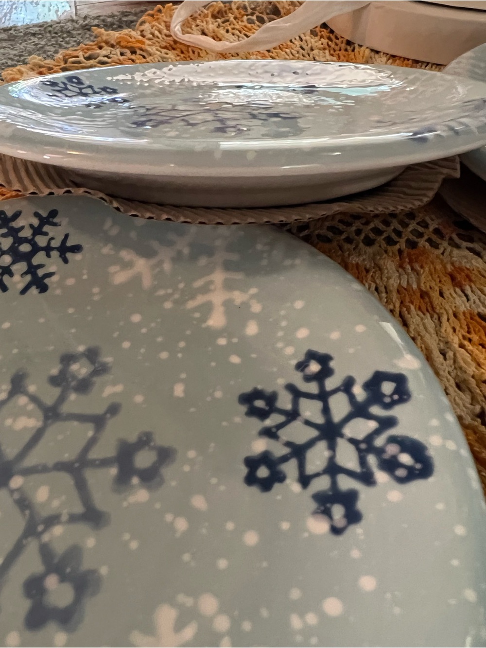 NOS “Winter Frost” Lot 4 Target Round Gift Box Snowflake Pattern Salad Plates